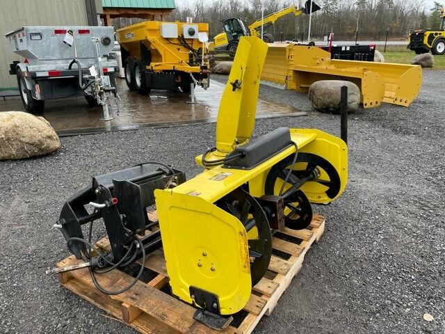 JOHN DEERE SNOWBLOWER – 47” – FRONT MOUNT – COMPLETE FOR 1R SERI for sale