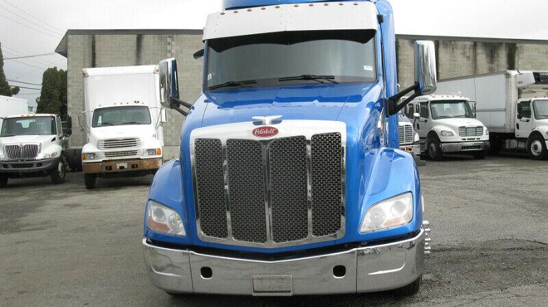 2015 Pete 579 "75 Anniversary Edition" 2015 Pete 579 "75 Anniversary Edition"