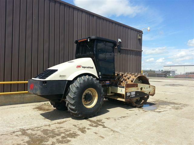 2005 INGERSOLRAND SD100F PADFOOT COMPACTOR