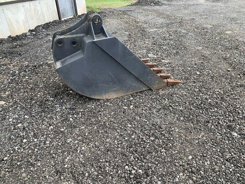 New Holland 30” backhoe bucket for sale